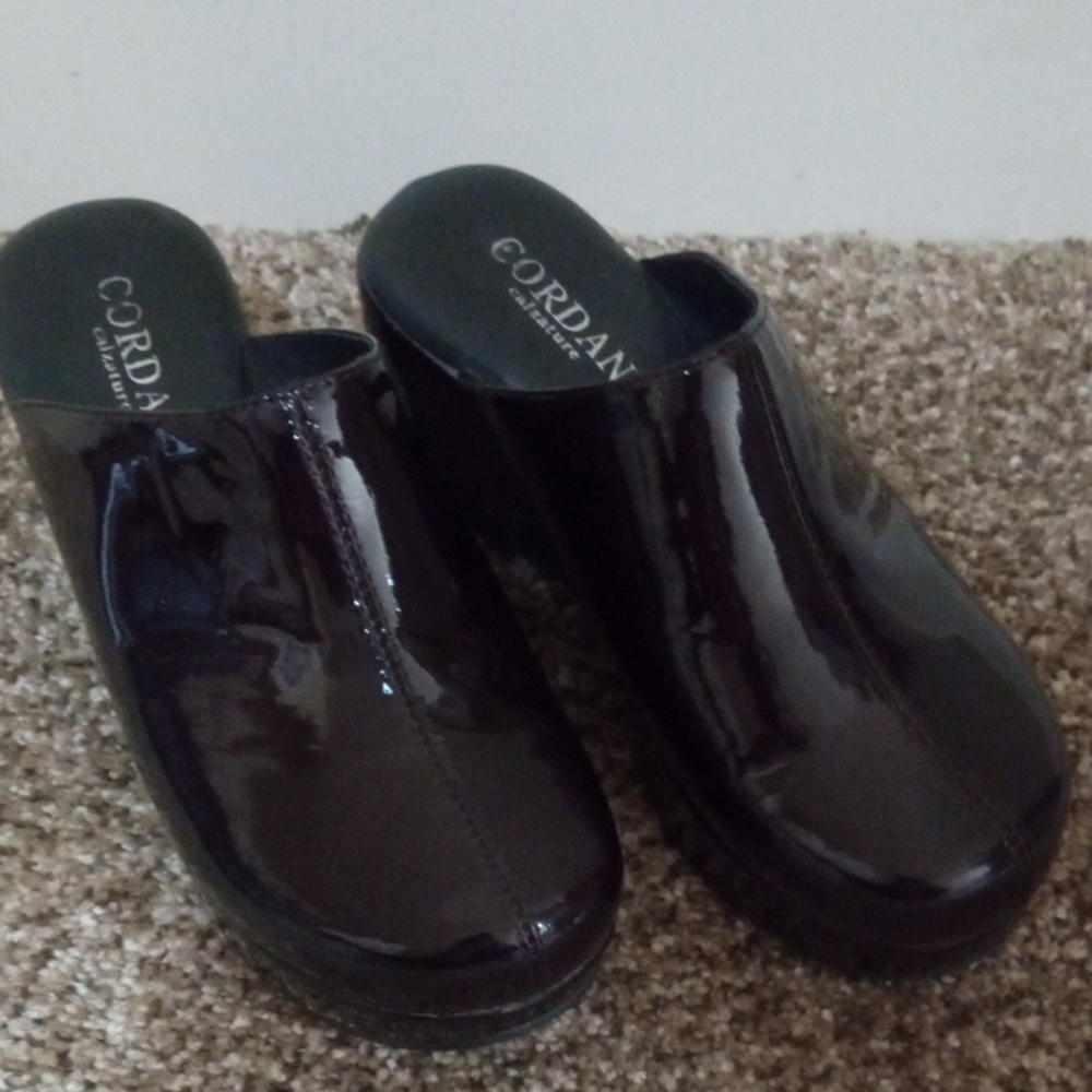 Cordani Burgandy Mules Sleek Patent Leather Slip-On Sz5 Like New